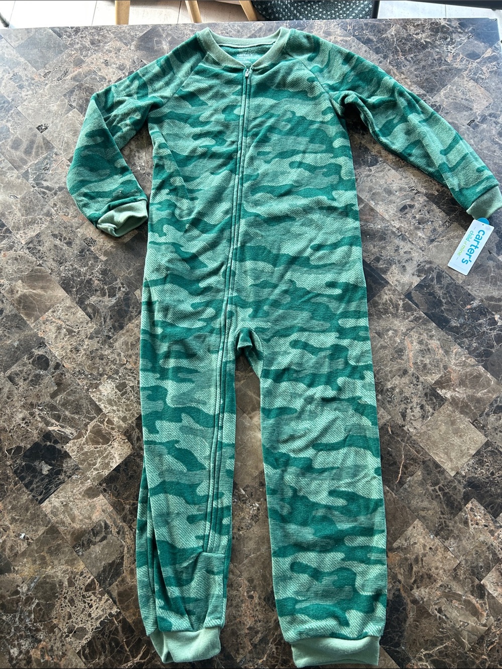 NWT 🆕 Carter's Green Camouflage Zip-Up One-Piece Footed-Style Pyjama size 6 yrs